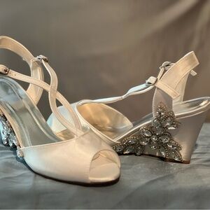 Chic Satin Peep-Toe Wedge Sandals with Floral Detail